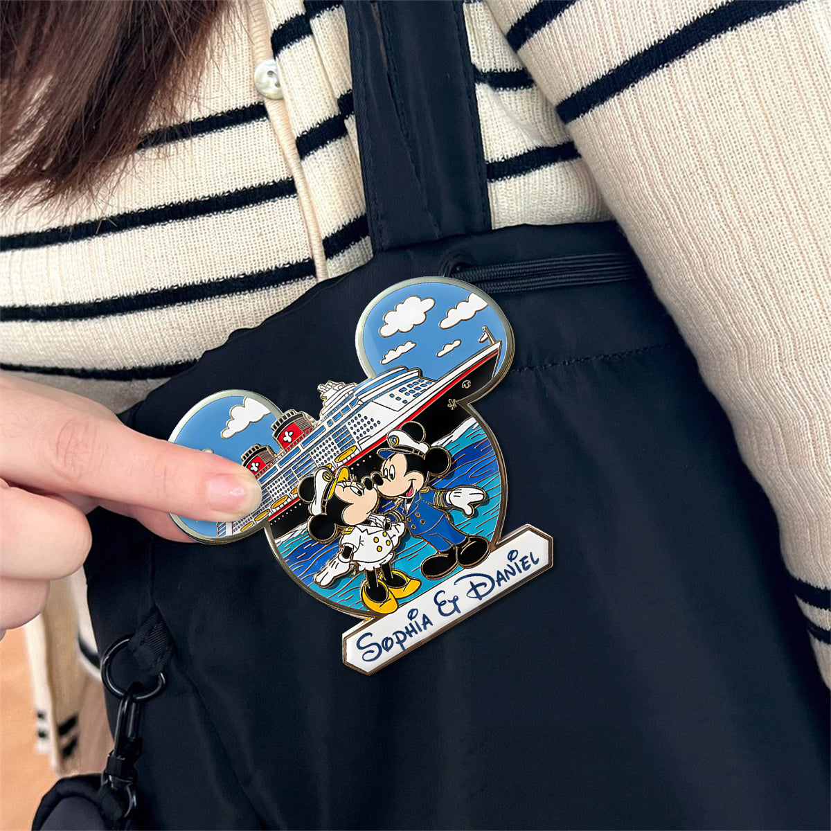 Mouse Couple Cruise Trip - Personalized Mouse Pin