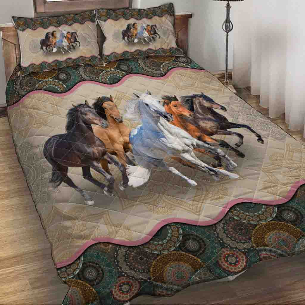 Five Horses Vintage Mandala - Horse Quilt Set 0921