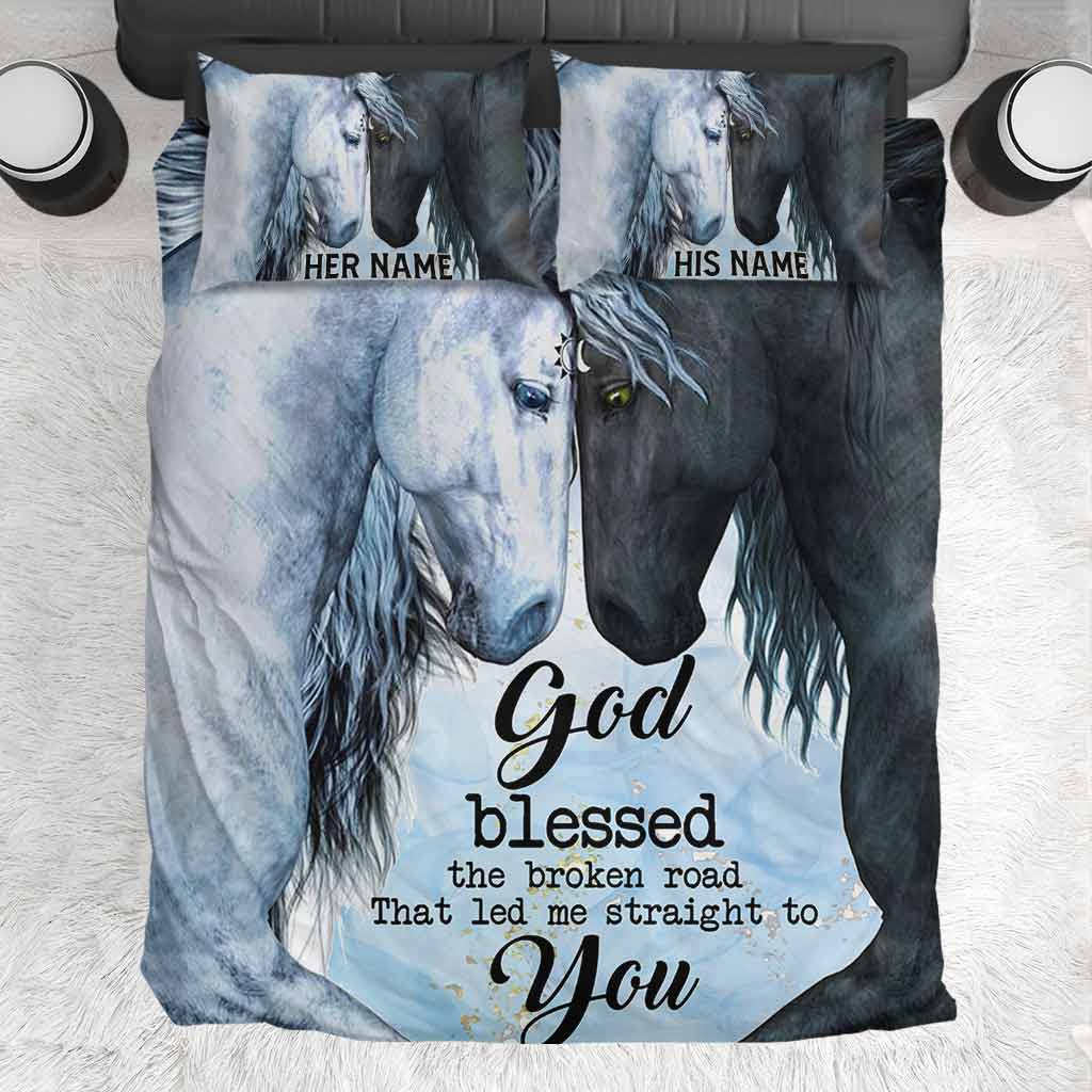 God Blessed The Broken Road - Personalized Horse Bedding Set