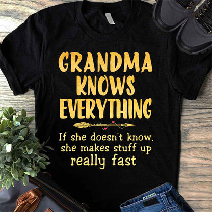 Grandma Knows Everything  T-shirt And Hoodie 072021