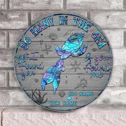 So Many In The Sea - Personalized Turtle Round Wood Sign