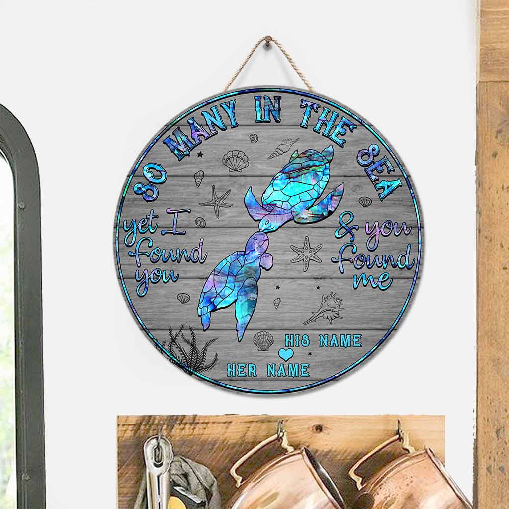 So Many In The Sea - Personalized Turtle Round Wood Sign